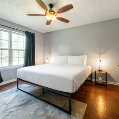 1 Mile to Lakepoint with Fenced BKYD, Pet-Friendly