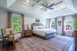 Spacious 4BR Retreat with Fire Pit near LakePoint - Image 2