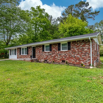 941 Pine Manor, Marietta
