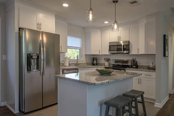 941 Pine Manor, Marietta