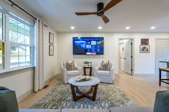 26 Jennifer Ln, Rydal